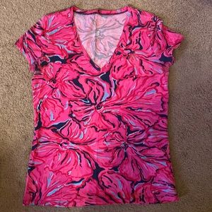 Lilly Pulitzer Michelle V-neck T-shirt size small